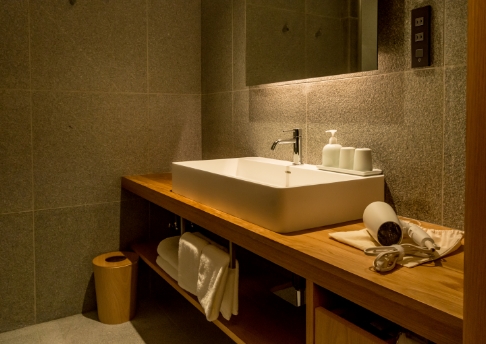 照明付き洗面台ミラー